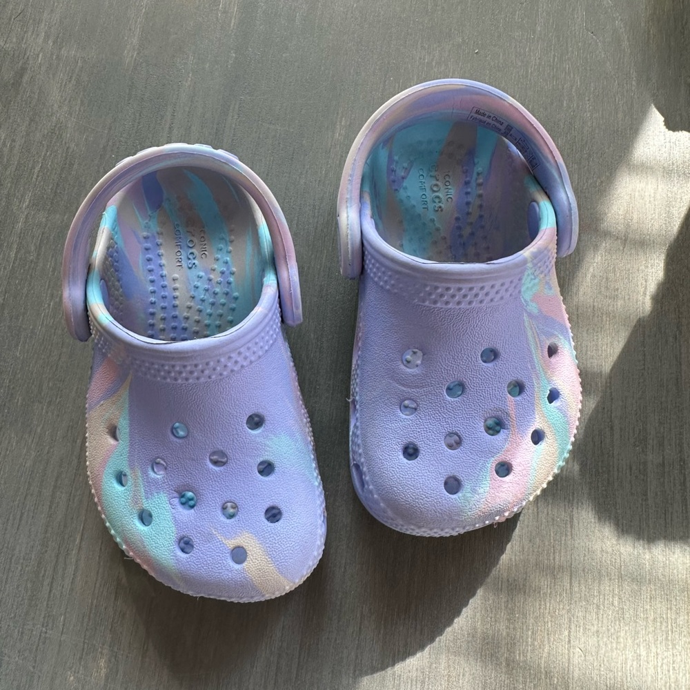 Girls crocs size 5